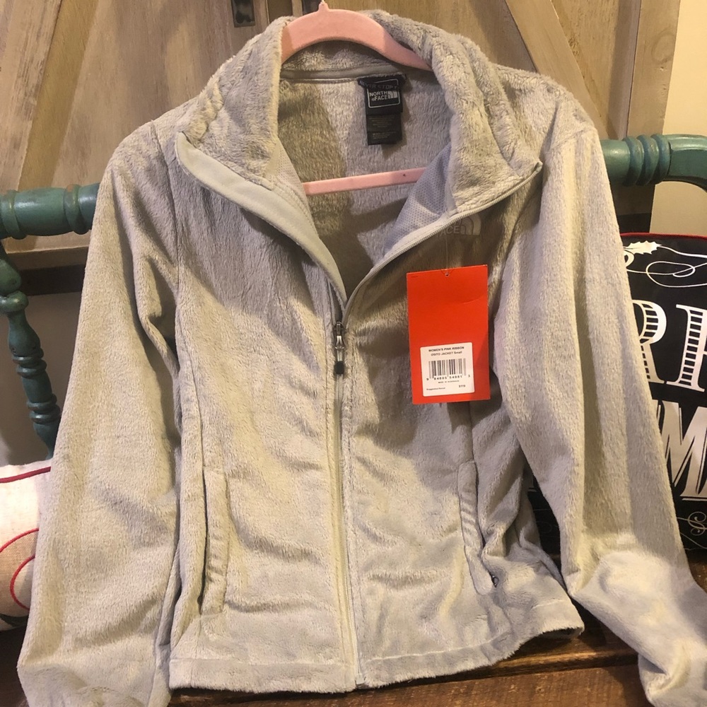 Nwt north face osito jacket in silver, small